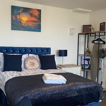 Апартаменти Bv Cosy Studio Eleven At Deighton Гаддерсфілд Екстер'єр фото